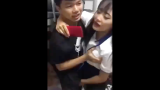 おふざけでおっぱいを揉ませてくれる女子高生